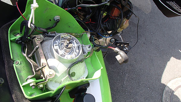 ハロゲンのＨ４バルブ